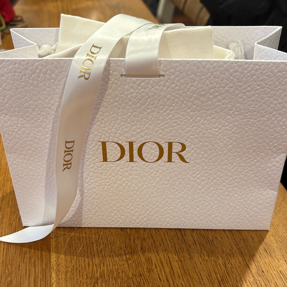 Dior bag + wrapping